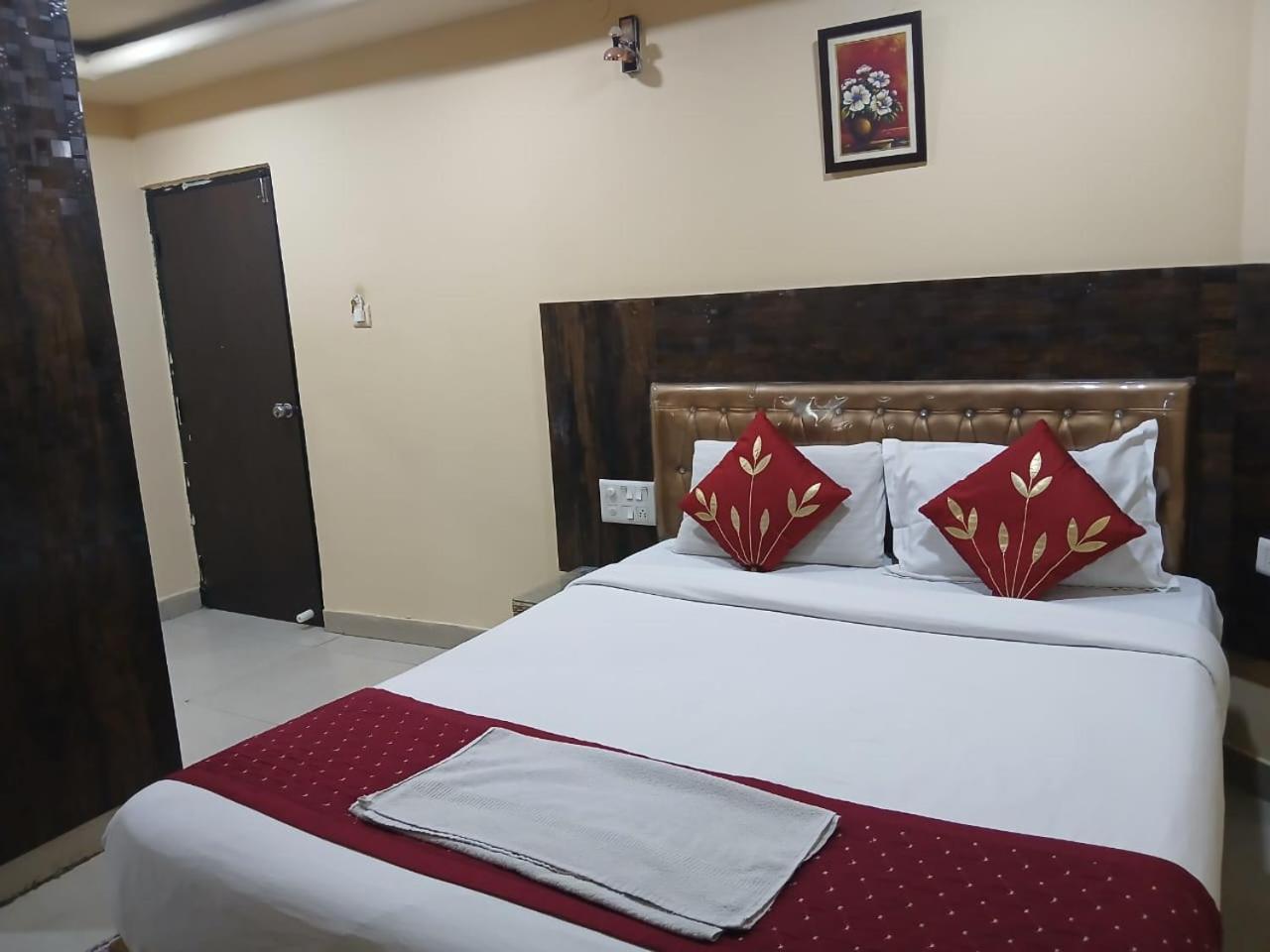 Blossoms Room Hotel Rr Hyderabad Exterior photo